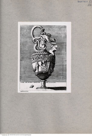 Vorderseite von  [http://creativecommons.org/publicdomain/mark/1.0/] Vase - , bh092449. Foto.