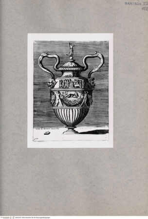 Vorderseite von  [http://creativecommons.org/publicdomain/mark/1.0/] Vase - , bh092451. Foto.