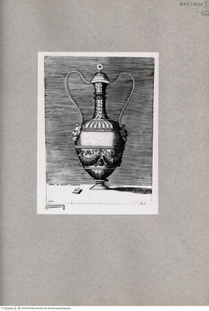 Vorderseite von  [http://creativecommons.org/publicdomain/mark/1.0/] Vase - , bh092454. Foto.