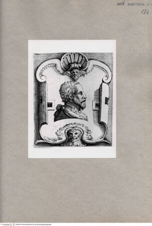 Vorderseite von  [http://creativecommons.org/publicdomain/mark/1.0/] Büste eines Mannes - , bh092470. Foto.