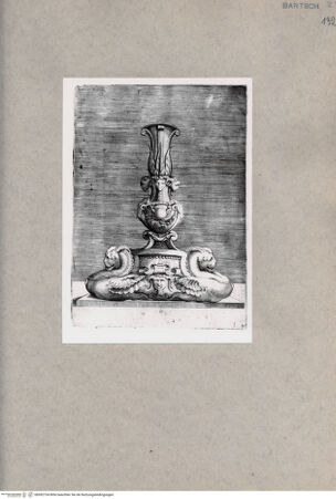 Vorderseite von  [http://creativecommons.org/publicdomain/mark/1.0/] Kerzenhalter - , bh092734. Foto.