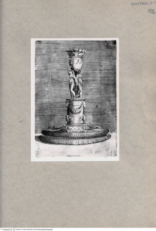 Vorderseite von  [http://creativecommons.org/publicdomain/mark/1.0/] Kerzenhalter - , bh092737. Foto.