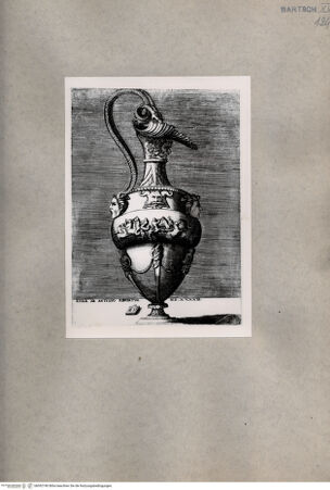 Vorderseite von  [http://creativecommons.org/publicdomain/mark/1.0/] Vase - , bh092740. Foto.