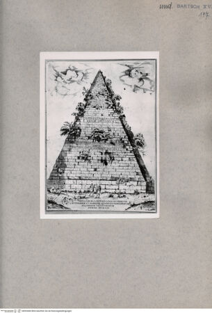 Vorderseite von  [http://creativecommons.org/publicdomain/mark/1.0/] Pyramide des Caius Cestius in Rom - , bh093484. Foto.