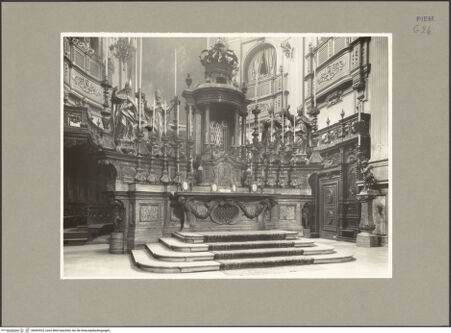 Vorderseite von Pedrini, Augusto [https://www.deutsche-digitale-bibliothek.de/content/lizenzen/rv-ez/] Hauptaltar - Frontalansicht, bh093533_recto. Foto: Pedrini, Augusto.