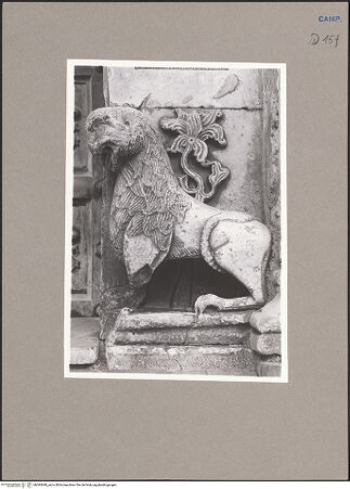 Vorderseite von Sopr. BAS NA [https://www.deutsche-digitale-bibliothek.de/content/lizenzen/rv-ez/] Mittleres PortalLöwe (rechts) - Frontalansicht, bh093698_recto. Foto.