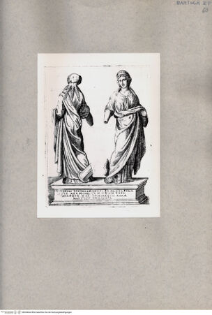 Vorderseite von  [http://creativecommons.org/publicdomain/mark/1.0/] Vorder- und Rückseite einer weiblichen Statue - , bh094664. Foto.