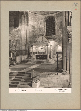 Vorderseite von Ficarelli, Bari [https://www.deutsche-digitale-bibliothek.de/content/lizenzen/rv-ez/] CattedraleVierung, Querhaus und ApsidenPresbyterium (Vierung und Hauptapsis) - Ansicht von Südwesten, bh094834_recto. Foto: Ficarelli, Michele.