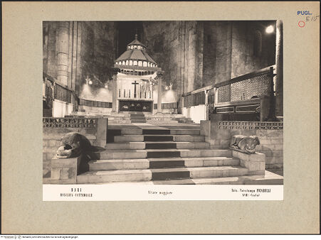 Vorderseite von Ficarelli, Bari [https://www.deutsche-digitale-bibliothek.de/content/lizenzen/rv-ez/] CattedraleVierung, Querhaus und ApsidenPresbyterium (Vierung und Hauptapsis) - Ansicht von Westen, bh094835_recto. Foto: Ficarelli, Michele.