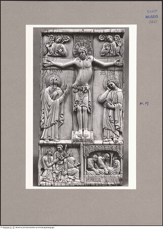 Vorderseite von ICCD [https://www.deutsche-digitale-bibliothek.de/content/lizenzen/rv-ez/] Szenen aus dem Neuen und Alten TestamentKreuzigung; die Soldaten würfeln um die Kleidung Christi; Grablegung Christi - Gesamtansicht, bh095070_recto. Foto.