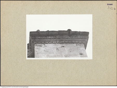 Vorderseite von Ranke [https://www.deutsche-digitale-bibliothek.de/content/lizenzen/rv-ez/] CattedraleNordfassade - Nordquerhausarm, Westpilaster: Detail, bh095077_recto. Foto: Ranke.