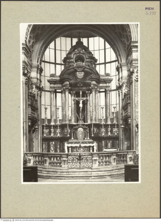 Vorderseite von Pedrini, Augusto [https://www.deutsche-digitale-bibliothek.de/content/lizenzen/rv-ez/] Santissima Trinità - Hauptkapelle, bh095168_recto. Foto: Pedrini, Augusto.