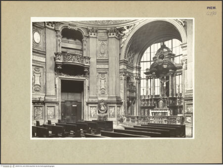 Vorderseite von Pedrini, Augusto [https://www.deutsche-digitale-bibliothek.de/content/lizenzen/rv-ez/] Santissima Trinità - Innenansicht links, bh095169_recto. Foto: Pedrini, Augusto.