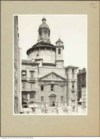 Vorderseite von Pedrini, Augusto [https://www.deutsche-digitale-bibliothek.de/content/lizenzen/rv-fz/] Santissima Trinità - Fassade nach den Bombentreffer (1943.07.13), bh095173_recto. Foto: Pedrini, Augusto.