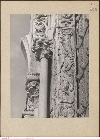 Vorderseite von Ficarelli, Bari [https://www.deutsche-digitale-bibliothek.de/content/lizenzen/rv-ez/] HauptportalTürpfosten: Szenen aus dem alten Testament und Propheten - Linker Türpfosten, Jakobs Traum, bh095277_recto. Foto: Ficarelli, Michele.