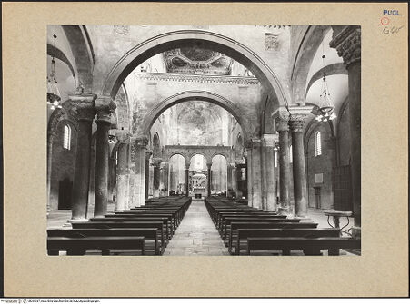 Vorderseite von Ficarelli, Bari [https://www.deutsche-digitale-bibliothek.de/content/lizenzen/rv-ez/] San NicolaMittelschiff - Ansicht von Westen, bh095387_recto. Foto: Ficarelli, Michele.