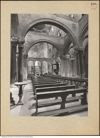 Vorderseite von Ficarelli, Bari [https://www.deutsche-digitale-bibliothek.de/content/lizenzen/rv-ez/] San NicolaMittelschiff - Seitenansicht von Nordwesten, bh095415_recto. Foto: Ficarelli, Michele.