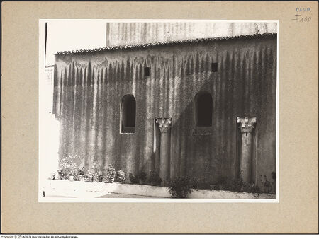 Vorderseite von Hutzel, Max [https://www.deutsche-digitale-bibliothek.de/content/lizenzen/rv-ez/] San Salvatore Maggiore a CorteLinke Seitenfassade (Südfassade) - Seitenansicht, bh095475_recto. Foto: Hutzel, Max.