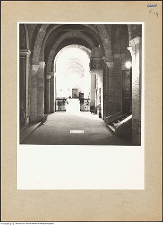 Vorderseite von Bibliotheca Hertziana [https://www.deutsche-digitale-bibliothek.de/content/lizenzen/rv-ez/] Duomo - Ansicht vom Chorumgang in Richtung Nordseitenschiff, bh095785_recto. Foto: Hutzel, Max.