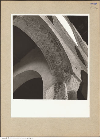 Vorderseite von Bibliotheca Hertziana [https://www.deutsche-digitale-bibliothek.de/content/lizenzen/rv-fz/] San Salvatore Maggiore a Corte - Rechte Arkade, zweiter Pfeiler, bh095796_recto. Foto: Hutzel, Max.