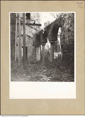 Vorderseite von Bibliotheca Hertziana [https://www.deutsche-digitale-bibliothek.de/content/lizenzen/rv-fz/] Sant'Angelo OdoaldisPortikus und Fassade - Portikus, Kolonnade, bh095798_recto. Foto: Hutzel, Max.