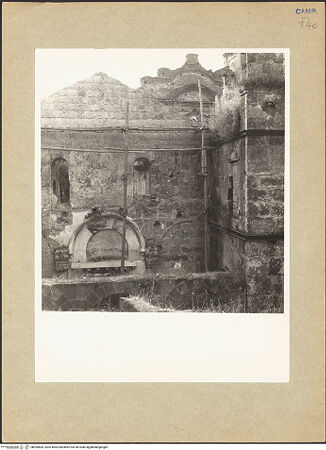 Vorderseite von Bibliotheca Hertziana [https://www.deutsche-digitale-bibliothek.de/content/lizenzen/rv-fz/] Sant'Angelo OdoaldisPortikus und Fassade - Fassade und Turm, Teilansicht, bh095800_recto. Foto: Hutzel, Max.