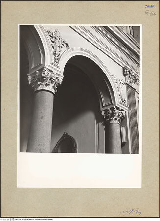 Vorderseite von Hutzel, Max [https://www.deutsche-digitale-bibliothek.de/content/lizenzen/rv-ez/] Chiesa dei Cappuccini (ex Chiesa dei Gesuiti) - Linke Arkade, Detail, bh095846_recto. Foto: Hutzel, Max.