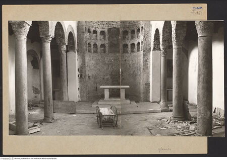 Vorderseite von Hutzel, Max [https://www.deutsche-digitale-bibliothek.de/content/lizenzen/rv-ez/] Santi Rufo e Carponio - Blick ins Presbyterium, bh095882_bh095883_recto. Foto: Hutzel, Max.