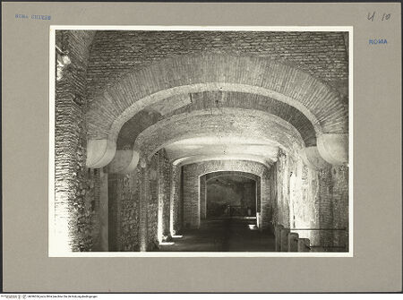 Vorderseite von Hutzel, Max [https://www.deutsche-digitale-bibliothek.de/content/lizenzen/rv-ez/] San Clemente - Ein Schiff der Unterkirche, bh096354_recto. Foto: Hutzel, Max.