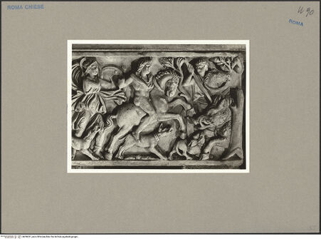 Vorderseite von Hutzel, Max [https://www.deutsche-digitale-bibliothek.de/content/lizenzen/rv-ez/] antiker Sarkophag - rechte Seite, bh096361_recto. Foto: Hutzel, Max.