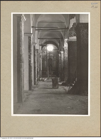 Vorderseite von Hutzel, Max [https://www.deutsche-digitale-bibliothek.de/content/lizenzen/rv-ez/] Santa CaterinaLinkes Seitenschiff - Blick zum Presbyterium, bh096772_recto. Foto: Hutzel, Max.