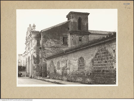 Vorderseite von Hutzel, Max [https://www.deutsche-digitale-bibliothek.de/content/lizenzen/rv-ez/] Santa CaterinaHauptfassade - Ansicht von Südosten, bh096779_recto. Foto: Hutzel, Max.