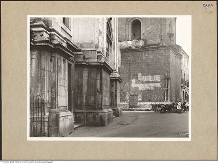 Vorderseite von Hutzel, Max [https://www.deutsche-digitale-bibliothek.de/content/lizenzen/rv-ez/] Duomo - Sockel von Nordwesten, bh096952_recto. Foto: Hutzel, Max.