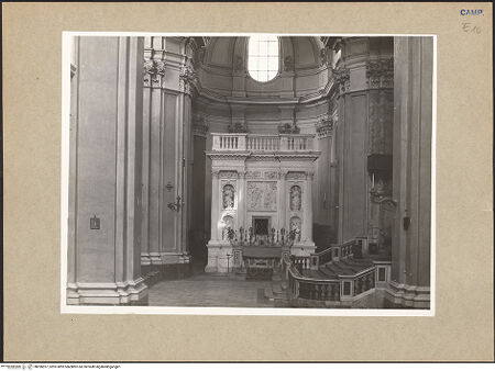 Vorderseite von Hutzel, Max [https://www.deutsche-digitale-bibliothek.de/content/lizenzen/rv-ez/] Duomo - Nordquerhausarm mit einer Reproduktion des heiligen Hauses von Loreto, bh096957_recto. Foto: Hutzel, Max.