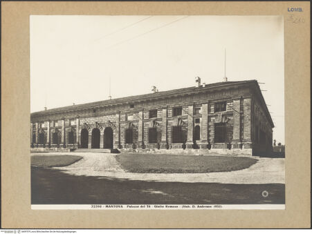 Vorderseite von Alinari [https://www.deutsche-digitale-bibliothek.de/content/lizenzen/rv-ez/] Palazzo del TèNordfassade - Ansicht aus Norden, bh097079_recto. Foto.