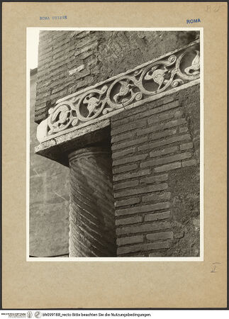 Vorderseite von Hutzel, Max [https://www.deutsche-digitale-bibliothek.de/content/lizenzen/rv-ez/] Vermauerte Relieffragmente am Treppenhaus des Refektoriums - linkes Relieffragment mit Spiralsäule, bh099188_recto. Foto: Hutzel, Max.