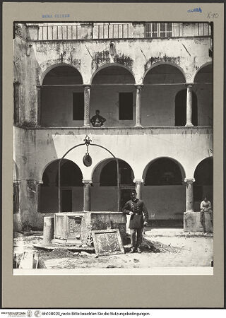 Vorderseite von ICCD [https://www.deutsche-digitale-bibliothek.de/content/lizenzen/rv-ez/] Santa Maria in AracoeliChiostro - , bh100020_recto. Foto.