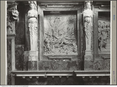 Vorderseite von ICCD [https://rightsstatements.org/page/CNE/1.0/] Grabmal Pius' V.Schlacht von Lepanto - , bh100047_recto. Foto.