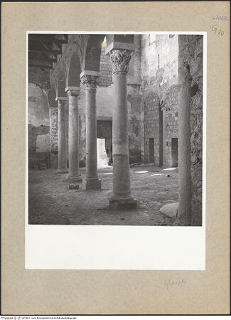 Vorderseite von Bibliotheca Hertziana [https://www.deutsche-digitale-bibliothek.de/content/lizenzen/rv-fz/] San Pietro ad Montes - Südseitenschiff von Südosten, bh100611_recto. Foto.