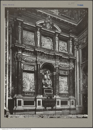 Vorderseite von ICCD [https://rightsstatements.org/page/CNE/1.0/] Grabmal Pius' V. - Gesamtansicht, bh100852_recto. Foto.