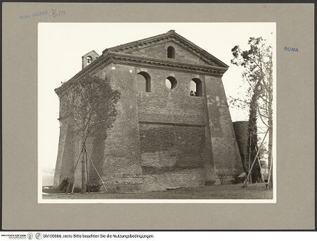 Vorderseite von Hutzel, Max [https://www.deutsche-digitale-bibliothek.de/content/lizenzen/rv-ez/] Sant'Urbano alla Caffarella - Westseite, bh100866_recto. Foto.