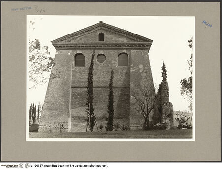 Vorderseite von Hutzel, Max [https://www.deutsche-digitale-bibliothek.de/content/lizenzen/rv-fz/] Sant'Urbano alla Caffarella - Westseite, bh100867_recto. Foto.