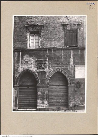 Vorderseite von ICCD [https://www.deutsche-digitale-bibliothek.de/content/lizenzen/rv-ez/] Palazzo del Governo - Westwand, bh101198_recto. Foto.