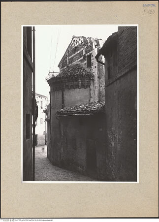 Vorderseite von ICCD [https://www.deutsche-digitale-bibliothek.de/content/lizenzen/rv-ez/] Santa Maria della Piazza - Teilansicht von Norden, bh101208_recto. Foto.