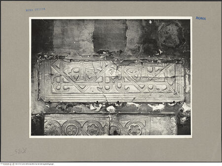 Vorderseite von ICCD [https://www.deutsche-digitale-bibliothek.de/content/lizenzen/rv-ez/] Sammlung aus Flachreliefs und Fragmenten der ehemaligen Ausstattung - Fragment mit Kreuzen in achtstrahligen Sternen, bh101512_recto. Foto.