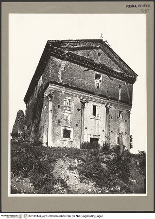 Vorderseite von ICCD [https://www.deutsche-digitale-bibliothek.de/content/lizenzen/rv-fz/] Sant'Urbano alla Caffarella - Ostseite (Eingangswand, verbauter Zustand während der Nutzung als Wohnhaus), bh101842_recto. Foto.