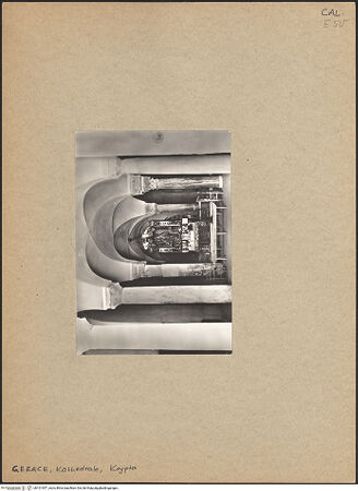 Vorderseite von unbekannt [https://www.deutsche-digitale-bibliothek.de/content/lizenzen/rv-ez/] Cattedrale - Innenansicht, bh101957_recto. Foto.