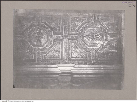 Vorderseite von Musei Vaticani Archivio Fotografico [https://www.deutsche-digitale-bibliothek.de/content/lizenzen/rv-ez/] Palazzo della Valle - Wandgliederung und Decke in Untersicht, bh102351_recto. Foto (digital).