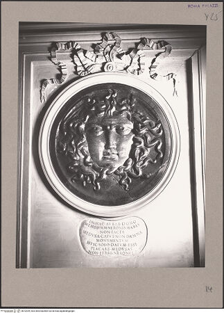 Vorderseite von Archivio Fotografico Musei Vaticani [https://www.deutsche-digitale-bibliothek.de/content/lizenzen/rv-ez/] Gorgoneion - , bh102399_recto. Foto.