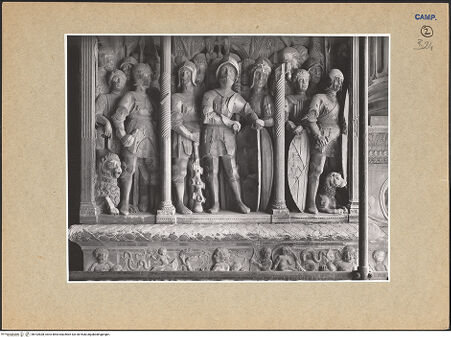 Vorderseite von ICCD [https://www.deutsche-digitale-bibliothek.de/content/lizenzen/rv-ez/] Triumphbogen Alfonsos VAlfons als Anführer der aragonesischen Armee - Teilansicht, bh102838_recto. Foto.